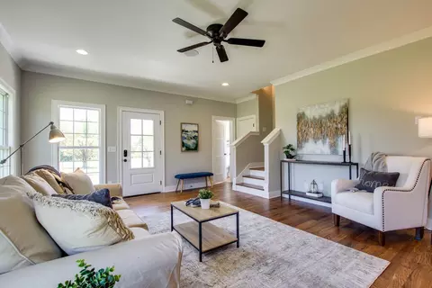 Living - 72 Hickory Grove Dr, Morrison, TN 37357 photo 1 of 1