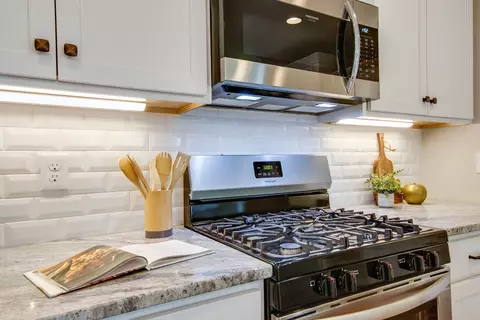 Kitchen - 72 Hickory Grove Dr, Morrison, TN 37357 photo 4 of 8
