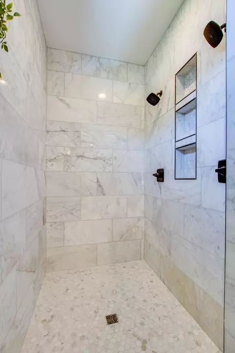 Bath - 72 Hickory Grove Dr, Morrison, TN 37357 photo 3 of 6