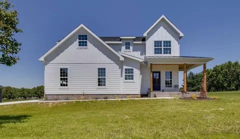 Exterior - 72 Hickory Grove Dr, Morrison, TN 37357 photo 2 of 10