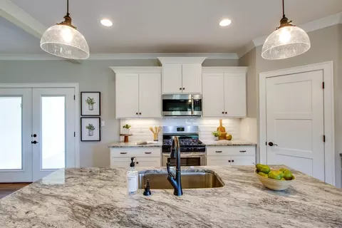 Kitchen - 72 Hickory Grove Dr, Morrison, TN 37357 photo 2 of 8