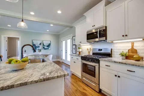 Kitchen - 72 Hickory Grove Dr, Morrison, TN 37357 photo 7 of 8