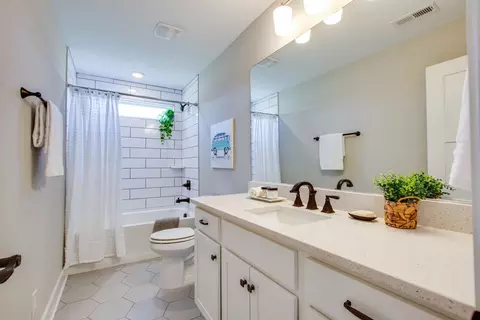 Bath - 72 Hickory Grove Dr, Morrison, TN 37357 photo 6 of 6
