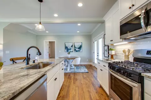 Kitchen - 72 Hickory Grove Dr, Morrison, TN 37357 photo 8 of 8