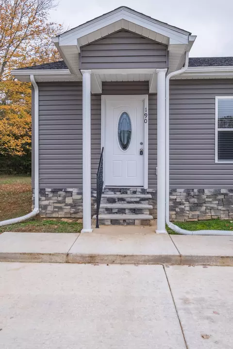 190 Himes Ln, Tullahoma, TN 37388