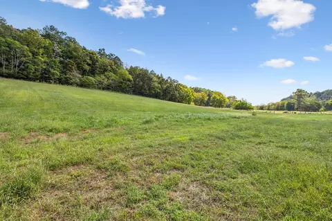 5 Young Rd, Pulaski, TN 38478
