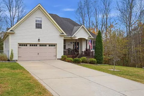 Exterior - 205 Stephen St, Dickson, TN 37055 photo 3 of 9
