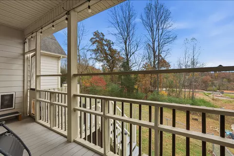 Exterior - 205 Stephen St, Dickson, TN 37055 photo 5 of 9