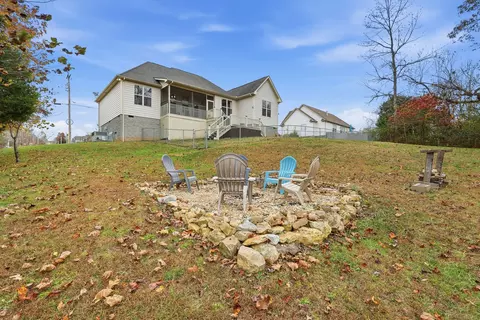 Exterior - 205 Stephen St, Dickson, TN 37055 photo 9 of 9