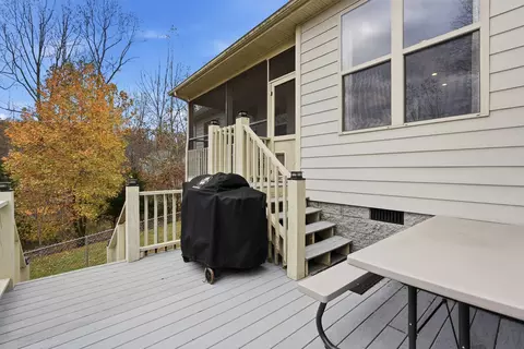 Exterior - 205 Stephen St, Dickson, TN 37055 photo 6 of 9