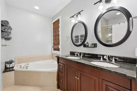 Bath - 205 Stephen St, Dickson, TN 37055 photo 1 of 2