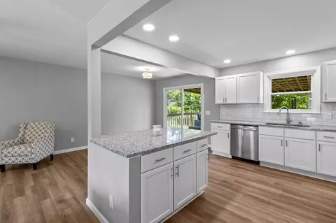 2 Janet Ln, Rossville, GA 30741