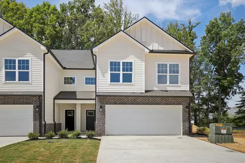 1036 Stagecoach Dr, White House, TN 37188