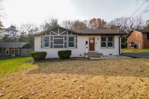 105 Oakwood Ct, Hendersonville, TN 37075