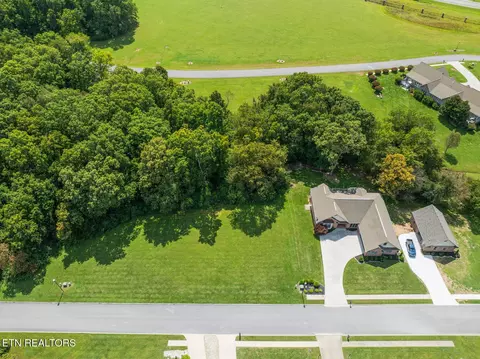 49 Tomlon Rd, Crossville, TN 38555