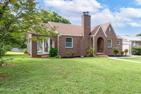 136 Park Dr, Maryville, TN 37804