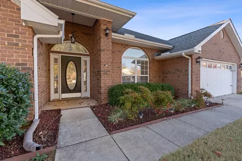 509 Summer Cove Cir NW, Madison, AL 35757