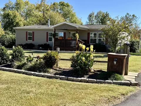 701 14th St, Etowah, TN 37331