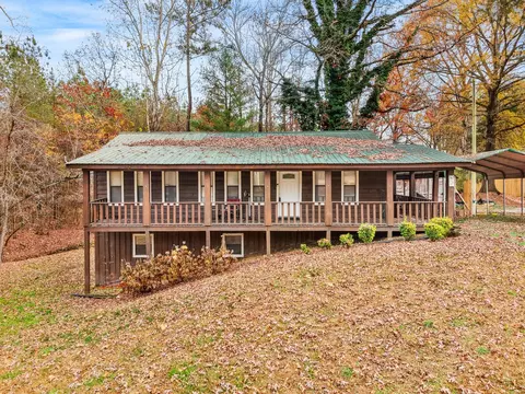 562 Gordy Cir, Tunnel Hill, GA 30755