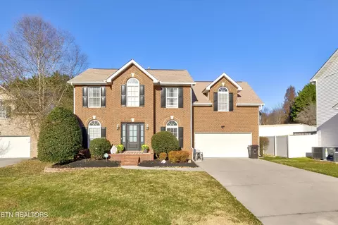 3109 Champions Trail Ln, Knoxville, TN 37931