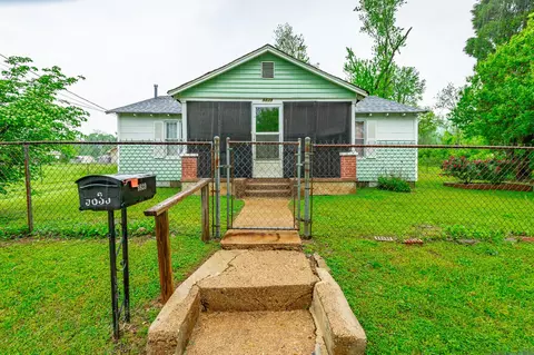 9839 Walnut St, Soddy Daisy, TN 37379
