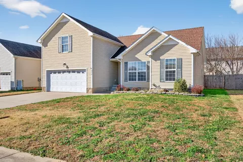 3714 Nadia Dr, Clarksville, TN 37040