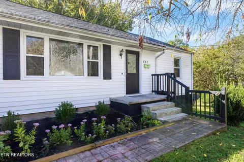 657 Robertsville Rd, Oak Ridge, TN 37830