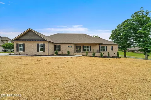 708 Majestic Mtns Blvd, Walland, TN 37886