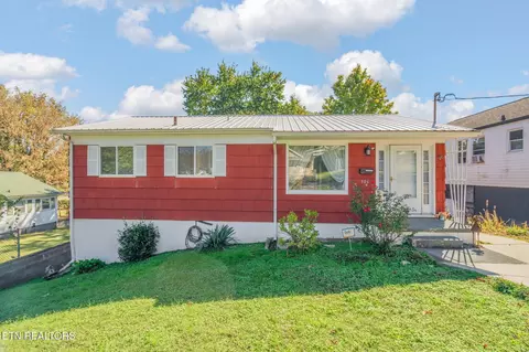 906 Cumberland St, Harriman, TN 37748