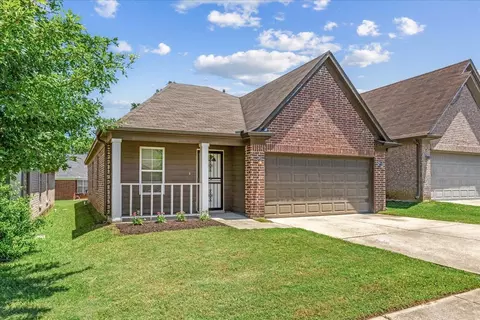 5569 Falling Bark Dr, Memphis, TN 38134