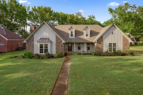 8732 E Carrollwood Ln, Cordova, TN 38016