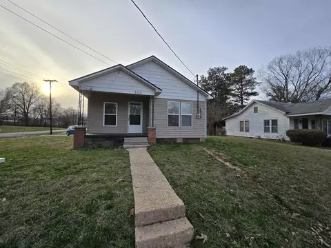 304 N Union St, Bolivar, TN 38008