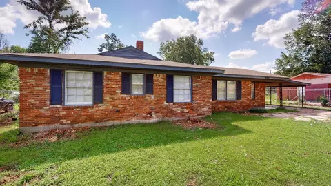 4562 Hodge Rd, Memphis, TN 38109