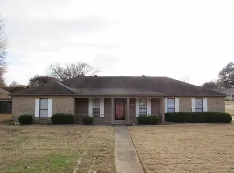 6679 Lake Valley Dr, Memphis, TN 38141