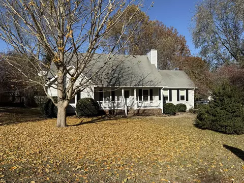 2406 Bennington Dr, Murfreesboro, TN 37129