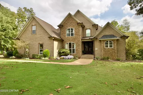 15 Morris Moore Dr, Humboldt, TN 38343