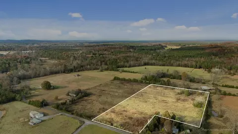 365 Davis Rd SE, Old Fort, TN 37362