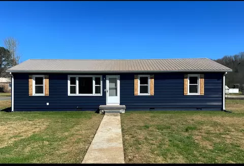 1318 Meadowbrook Dr, Pulaski, TN 38478