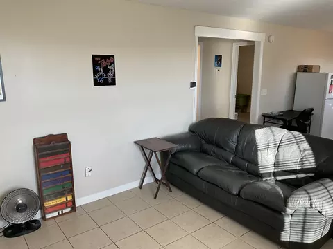 Living - 811 17th Ave E, Springfield, TN 37172 photo 1 of 3