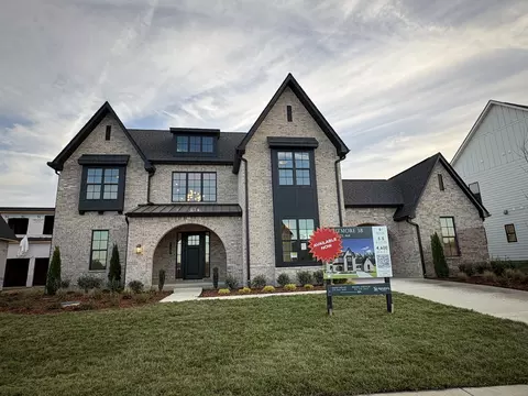 7517 Sutcliff Dr, College Grove, TN 37046