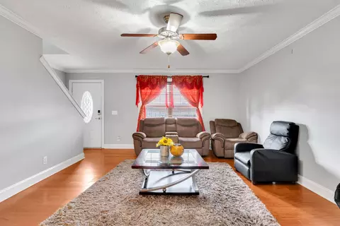 Living - 208 Dimaggio Dr, Springfield, TN 37172 photo 1 of 2