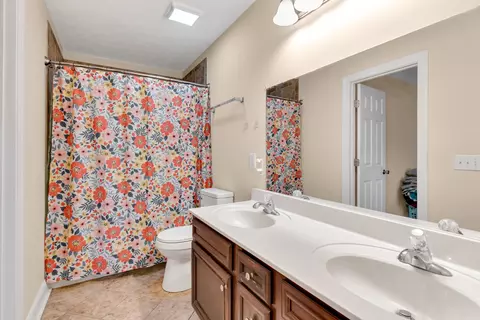 Bath - 208 Dimaggio Dr, Springfield, TN 37172 photo 3 of 3