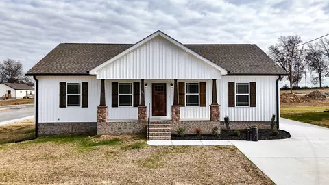 105 Demombreum Cir, Shelbyville, TN 37160