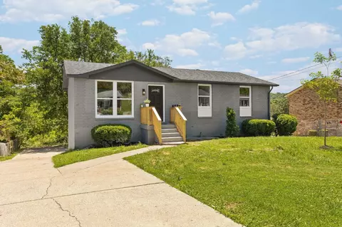 373 Kingview Dr, Nashville, TN 37218