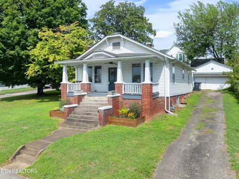 305 Emerald Ave, Knoxville, TN 37917