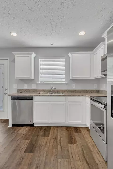 Kitchen - 1037 Tradition Trl, Murfreesboro, TN 37130 photo 3 of 3