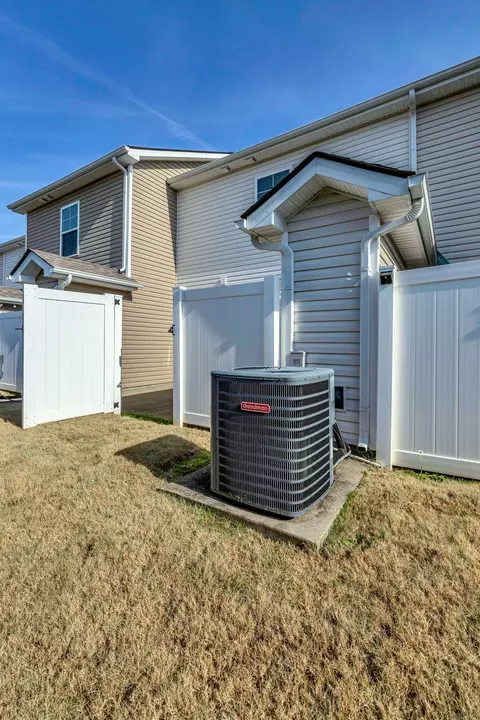 Exterior - 1037 Tradition Trl, Murfreesboro, TN 37130 photo 9 of 11