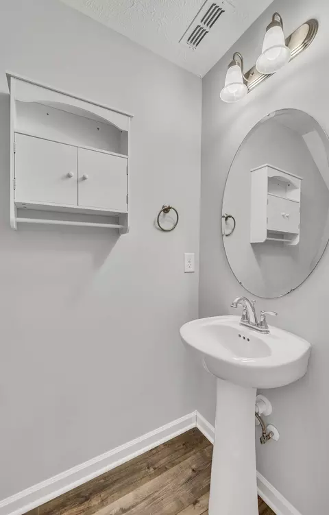 Bath - 1037 Tradition Trl, Murfreesboro, TN 37130 photo 1 of 2