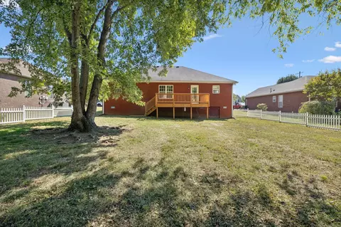 149 Putter Point Dr, Gallatin, TN 37066