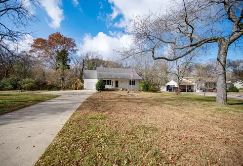 915 Avery Valley Dr, Smyrna, TN 37167